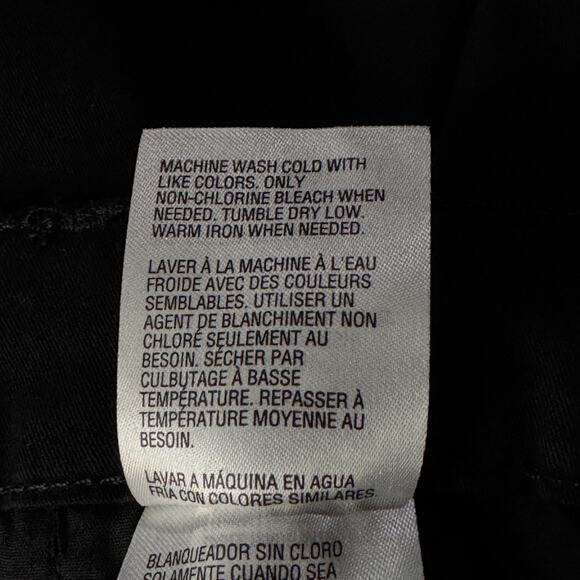 Karen Scott Petite SZ 10P Capris Pants Stretch Slimming Mid-Rise Zip-Fly Black - Picture 11 of 11